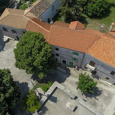 Apartment 15th Century House In Osor
