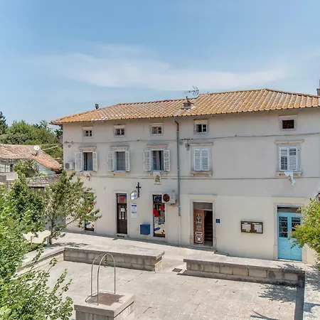 Apartment 15th Century House In Osor