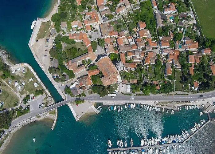 15th Century House In شقة