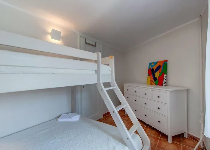 15th Century House In شقة اوسور