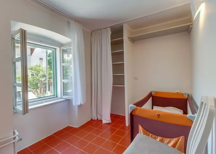 15th Century House In شقة