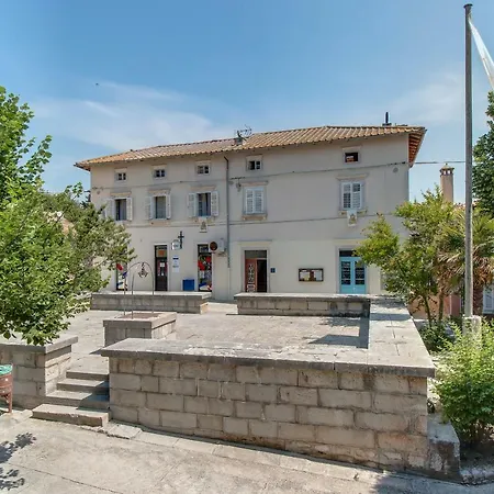 15th Century House In Apartment Osor