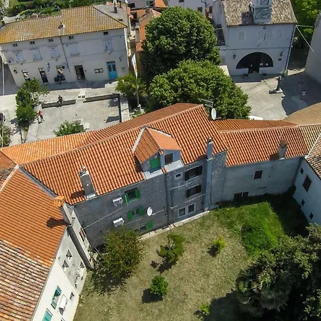 Apartment 15th Century House In Osor